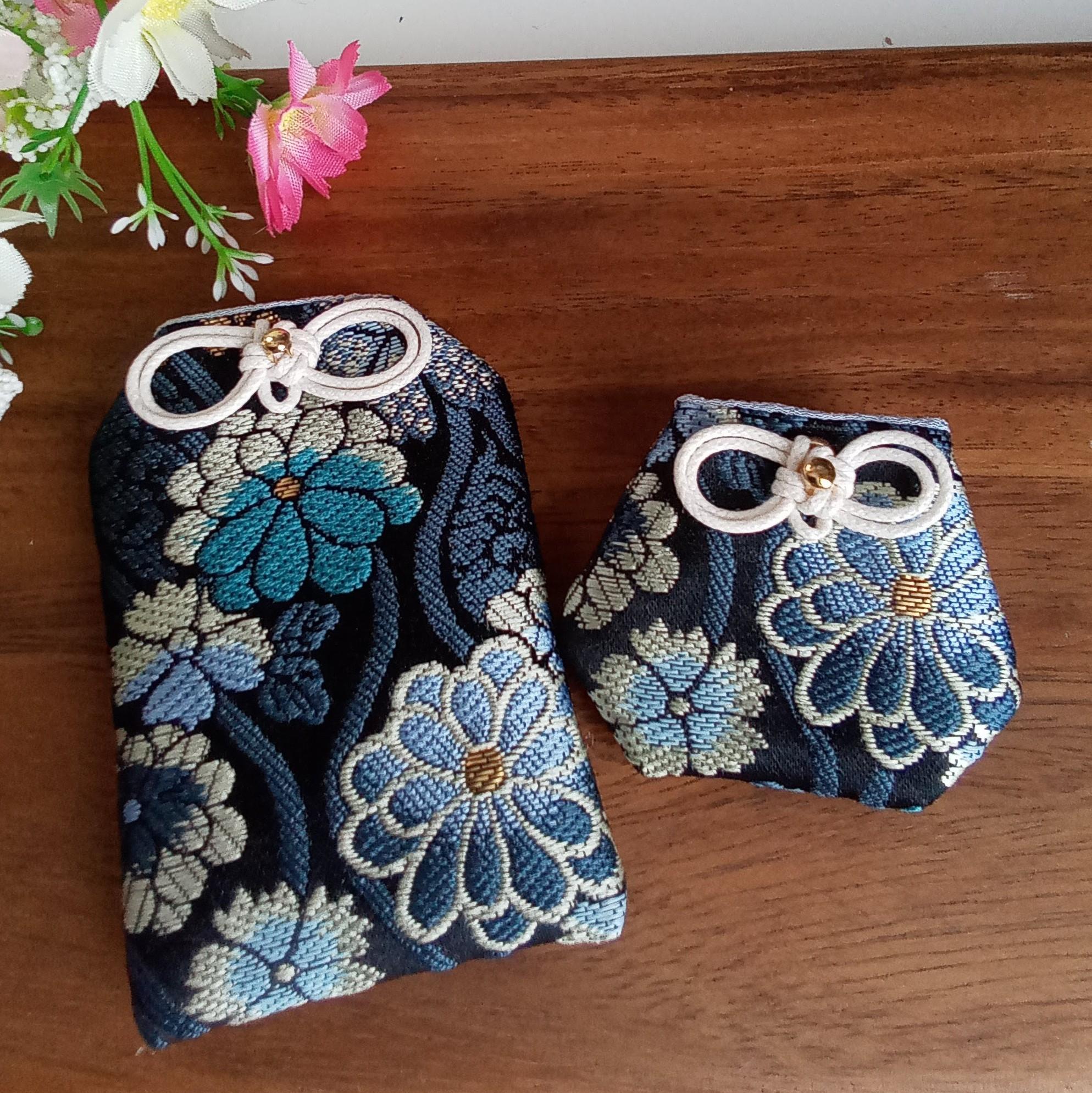 ❊新作❊　お守り袋　金欄　❋菊桜❋(ブラック&ネイビー)　セット売りもあります1枚目の画像